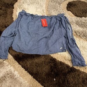 OFF-THE-SHOULDER TOP